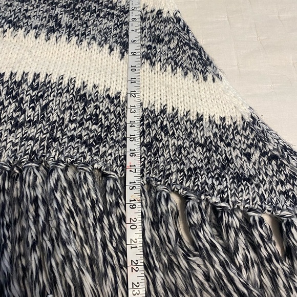Women's Black and White Knit Poncho - Picture 4 of 4